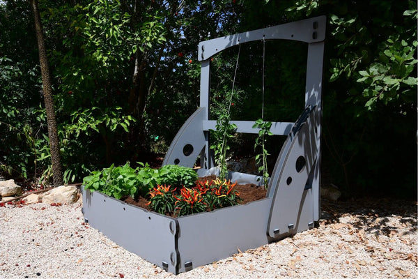 Vegetable Grow Bed W/ Trellising Kit